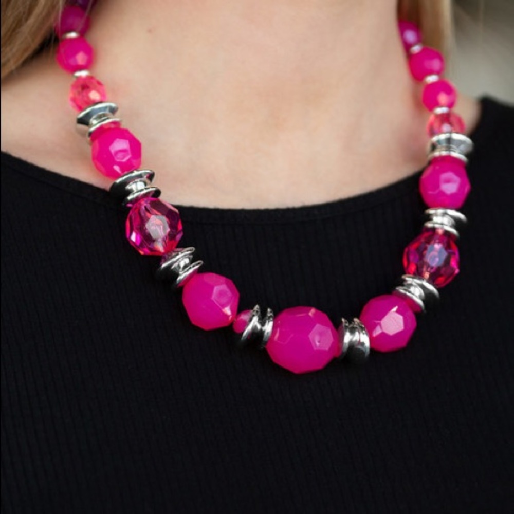❤️‍🔥5/$25❤️‍🔥 Dine and Dash Pink Necklace
